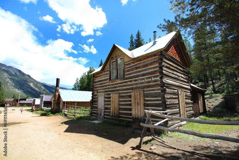 Fototapeta premium Ghost town - Saint Elmo (Colorado)