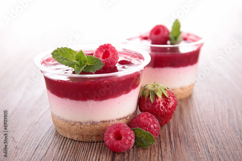 raspberry cheesecake or tiramisu