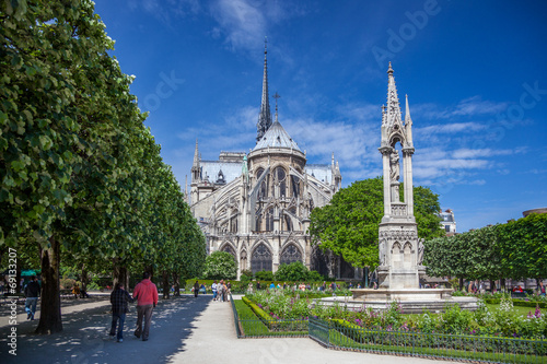 Cathédrale Notre-Dame de Paris, Square Jean XXIII