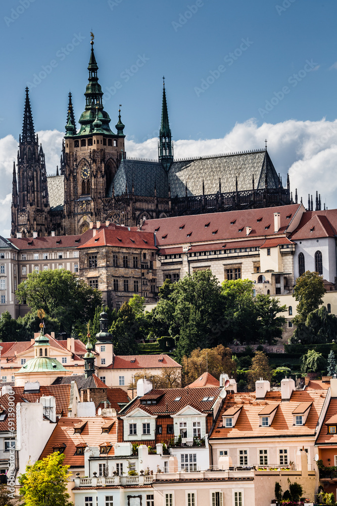 Obraz premium View on Prague castle from Charles Bridge