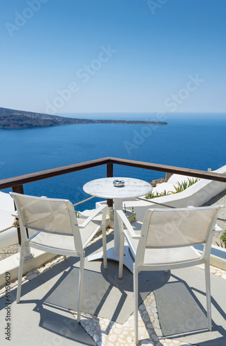 Obraz na płótnie Relaxing in Santorini, Greece w salonie