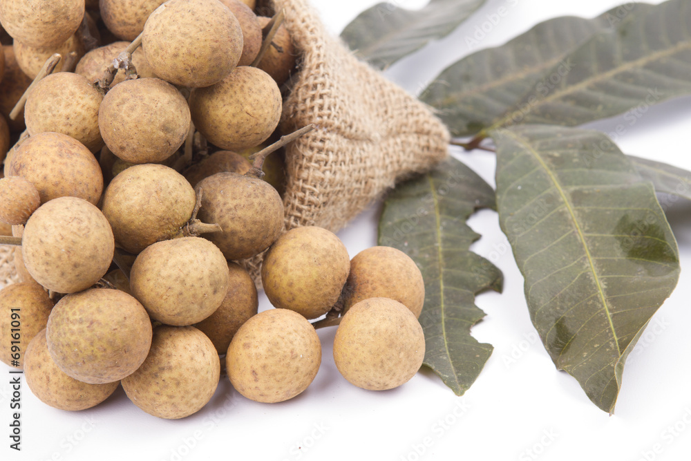 Longan in gunnysacks. Longan in gunnysacks.