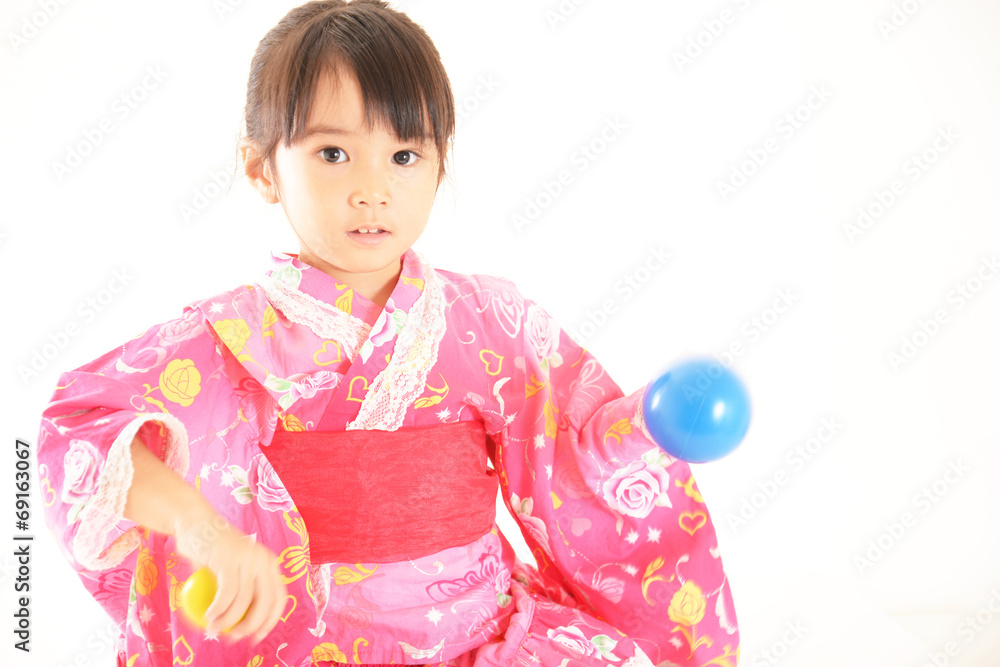 歯磨き中の女の子