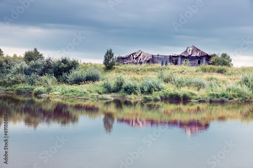 abandoned house © Victor zastol'skiy