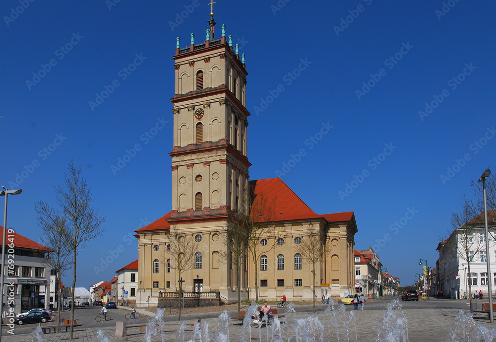 Marktplatz an der Neustrelitzer Stadtkirche