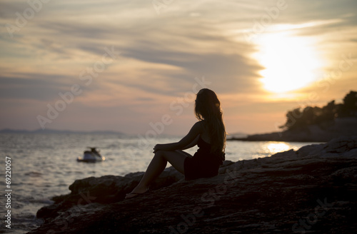 Girl at the sea © ondrooo