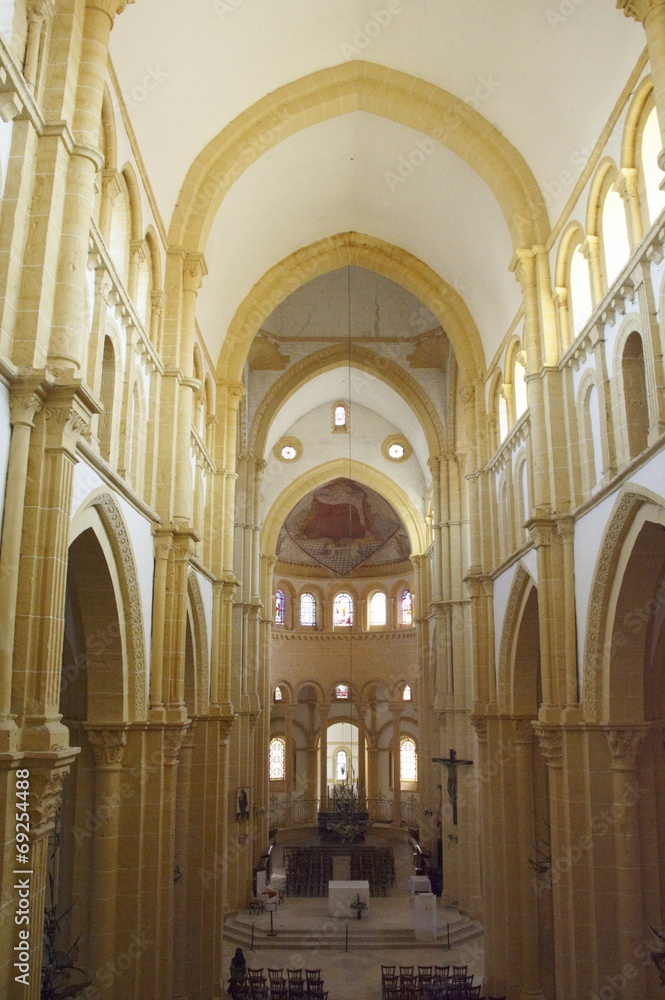 Fototapeta premium abbaye de paray le monial en bourgogne france