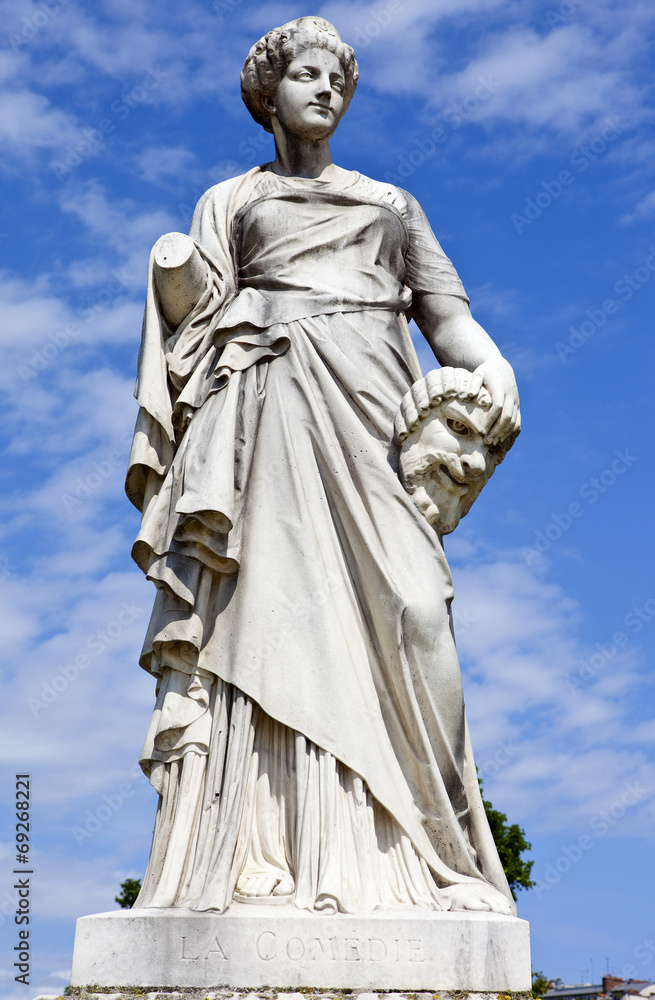 Naklejka premium La Comedie Statue in Jardin des Tuileries in Paris