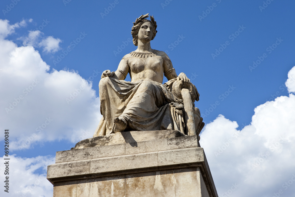 Statue on Pont du Carrousel in Paris
