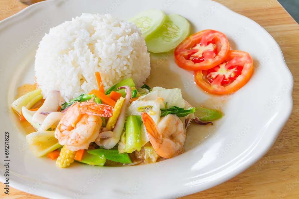 Stir fried mixed vegetables with seafood Stir fried mixed vegetables with seafood
