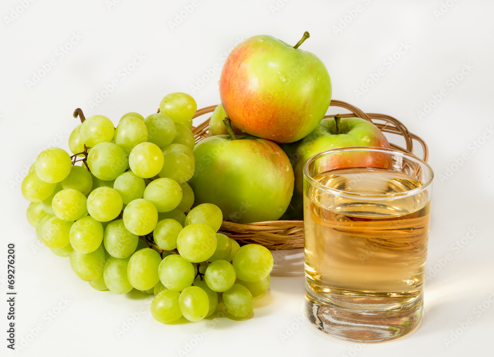 Juice, green grapes and apples Juice, green grapes and apples