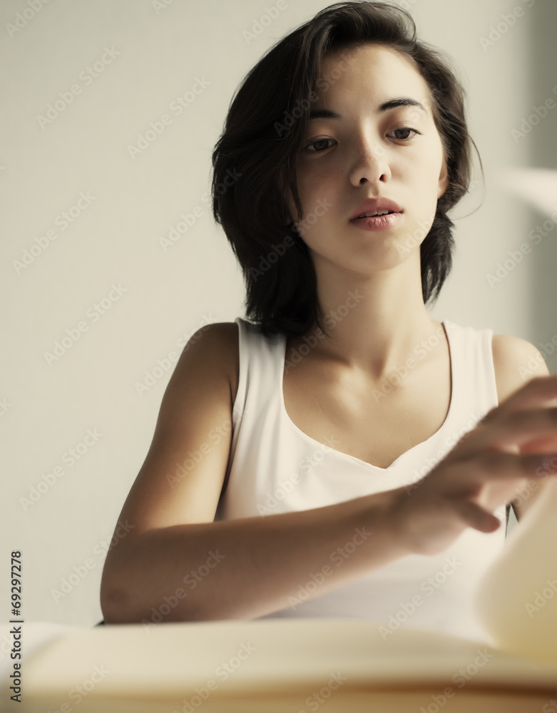 Naklejka premium asian woman