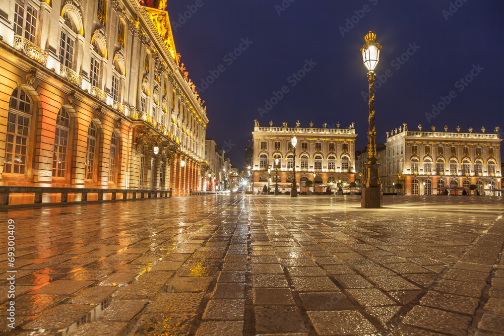 Obraz premium Stanislas Square at rainy evening, Nancy
