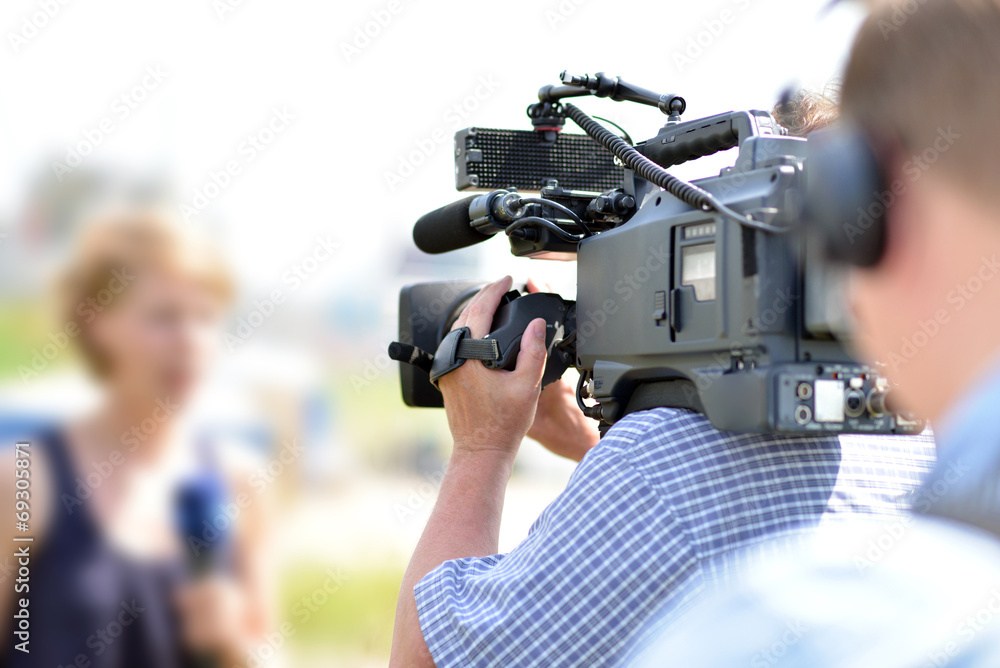 Kamerateam vor Ort // News team on site for TV show