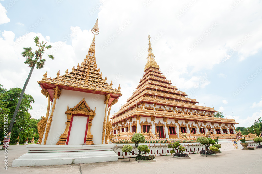 Fototapeta premium Temple in Thailand is named Phra-Mahathat-Kaen- Nakhon, Khon Kae