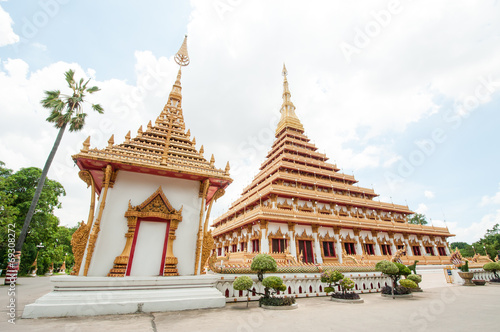 Temple in Thailand is named Phra-Mahathat-Kaen- Nakhon, Khon Kae