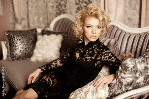 Beauty rich luxury woman like Marilyn Monroe. Beautiful fashiona © Miramiska