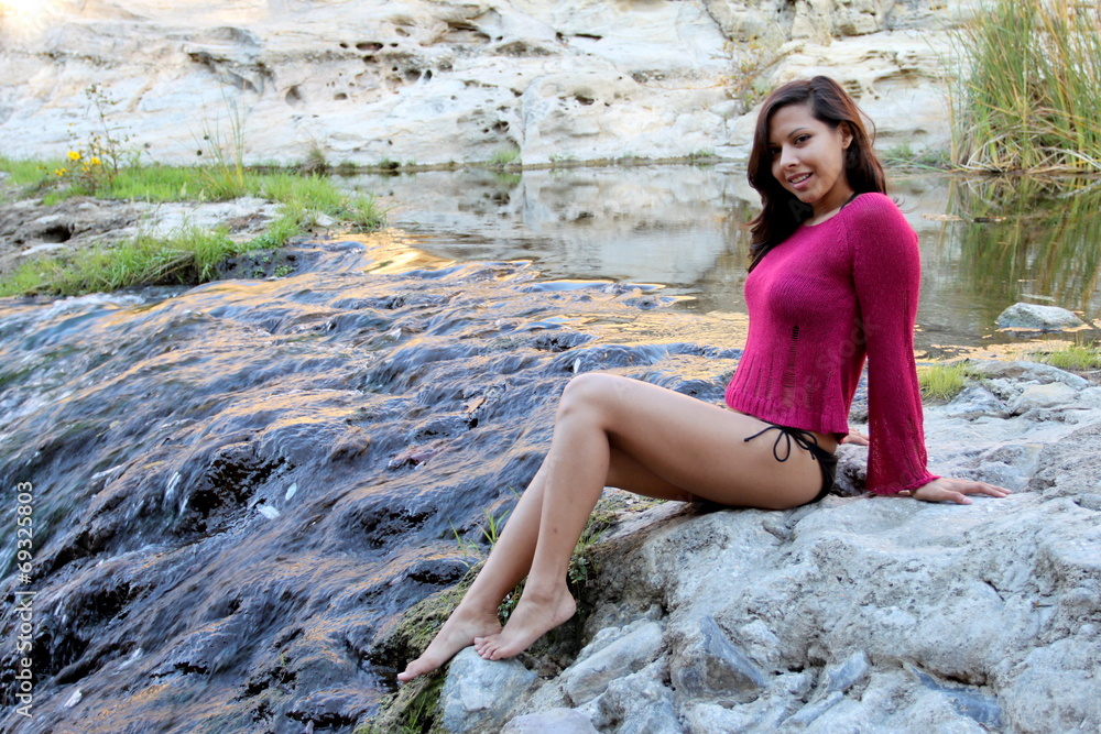 Hispanic Woman Creek Hispanic Woman Creek