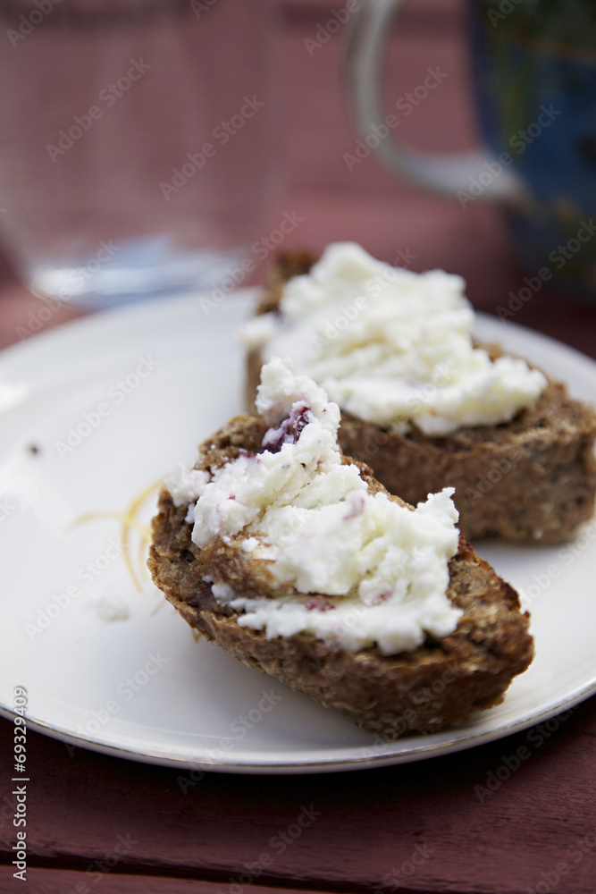 cream cheese on bread cream cheese on bread