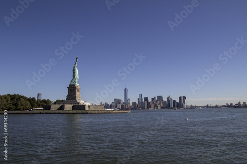 Statue of liberty & Manhattan © Alessio Laudando