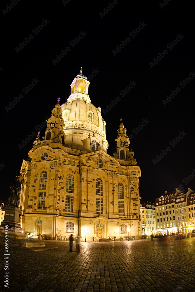 Obraz premium Night view on Dresden Frauenkirche (Church of Our Lady), Germany