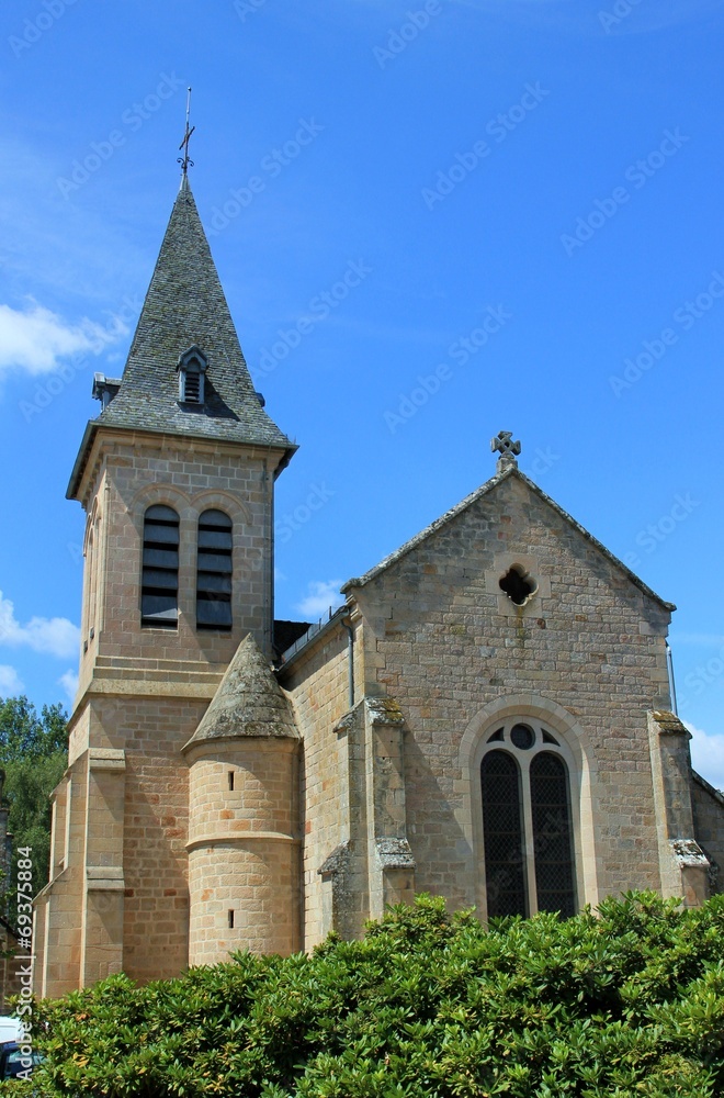 Eglise de Saint-Julien-Aux-Bois.(Corrèze)