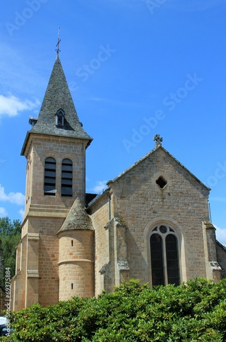 Eglise de Saint-Julien-Aux-Bois.(Corrèze) © capude1957