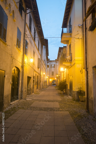 Fototapeta Naklejka Na Ścianę i Meble -  Arquata Scrivia (Italy) by night