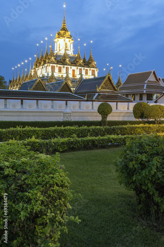 Wat Ratchanatda in Bangkok bei nacht photo