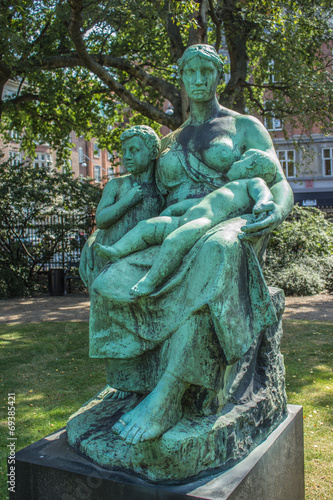 Morskjærlighet (Mutterliebe) Statue Ny Carlsberg Glyptotek