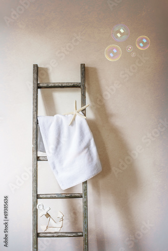 Wallpaper Mural Towel Hanger Torontodigital.ca