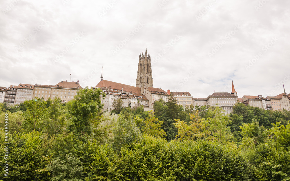 Fototapeta premium Fribourg, Freiburg, historische Altstadt, Kathedrale, Schweiz