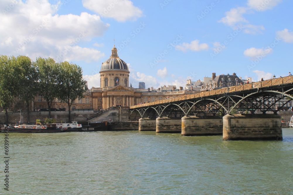 Pont des arts à Paris, France
