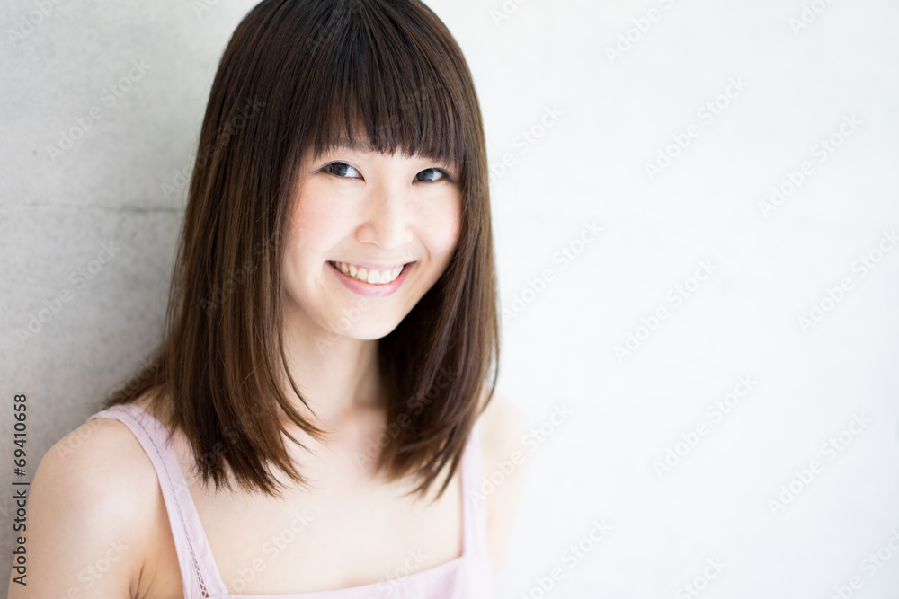 笑顔の女性 笑顔の女性