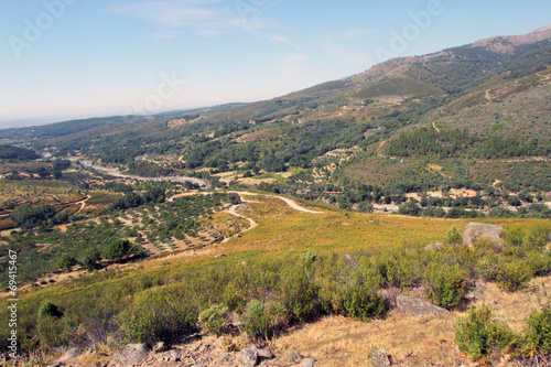 Valle dela garganta Alardos, Raso de Candeleda, España photo