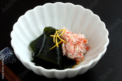 ワカメと蟹の酢の物　和食