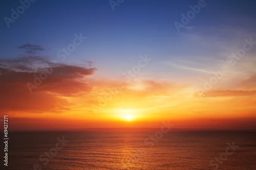 Panel kuchenny z motywem Beautiful cloudscape over the sea, sunset shot