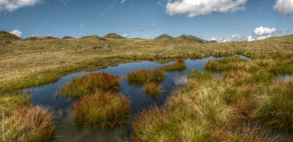 Moor im Hochgebirge in HDR Moor im Hochgebirge in HDR