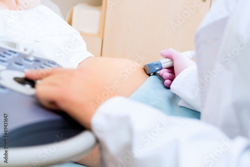 hand and abdominal ultrasound scanner