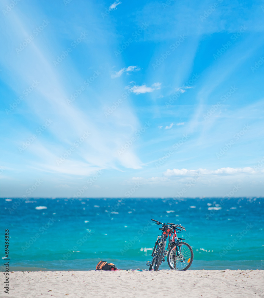 Fototapeta premium bicycles on the sand
