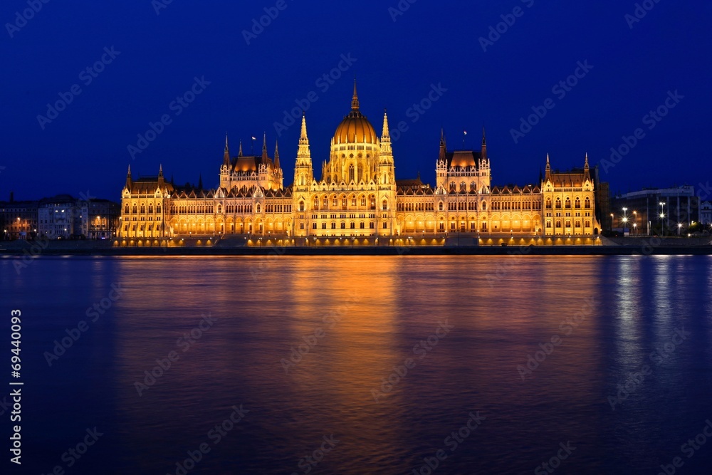 Hungarian Parlament & Blue Hour
