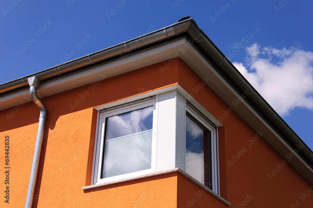 Gebäudedetail Eckfenster