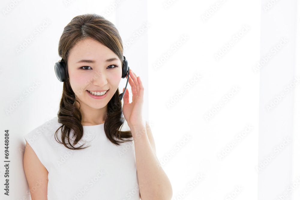Naklejka premium asian businesswoman in the office