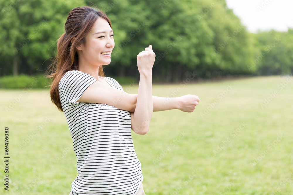 笑顔の女性