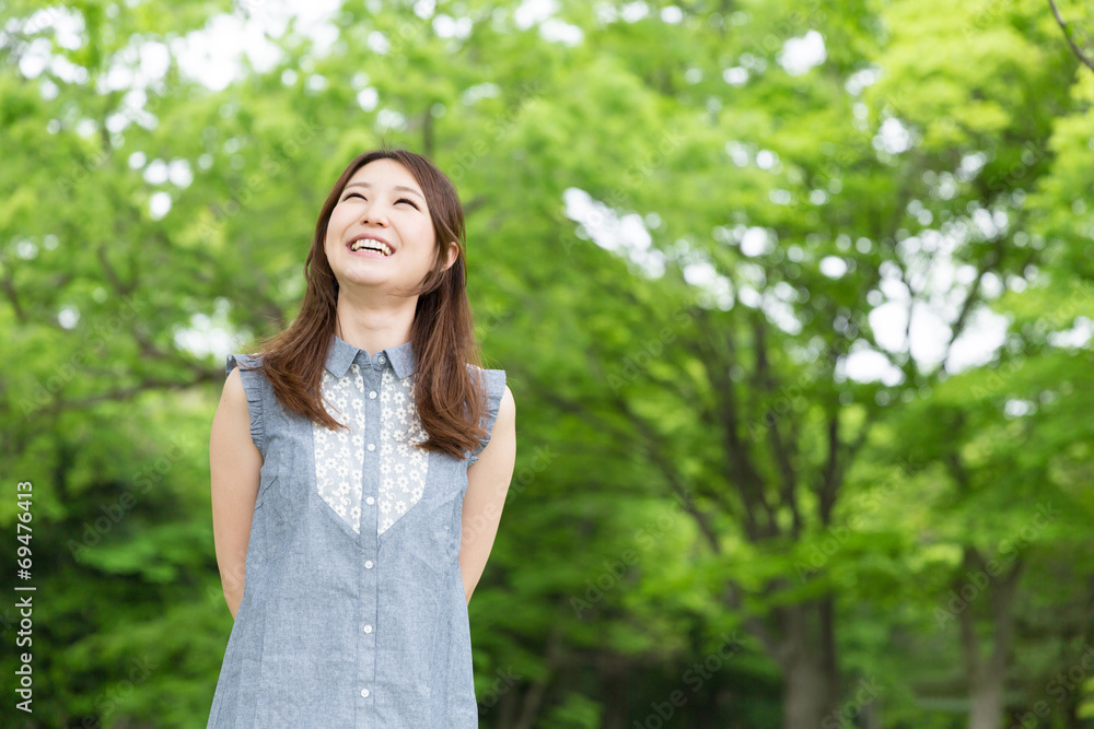 笑顔の女性 笑顔の女性