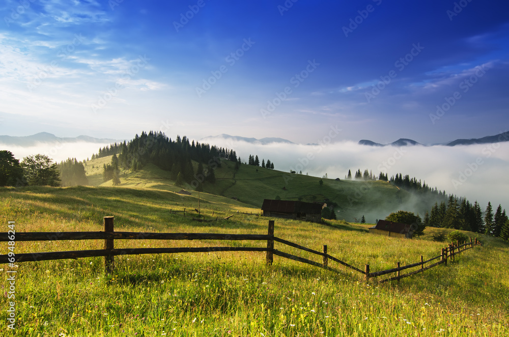 Fototapeta premium Foggy morning landscape
