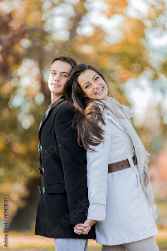 Young couple in the autumn ...