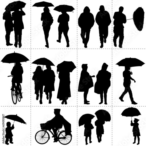 Silhouettes : personnes sous la pluie