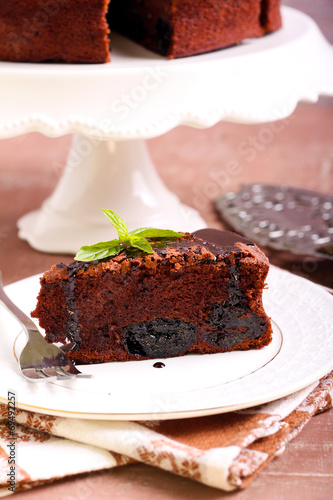 Prune and chocolate torte