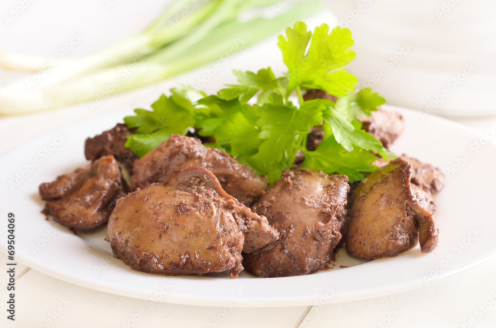 Cooked chicken liver with green onion Cooked chicken liver with green onion